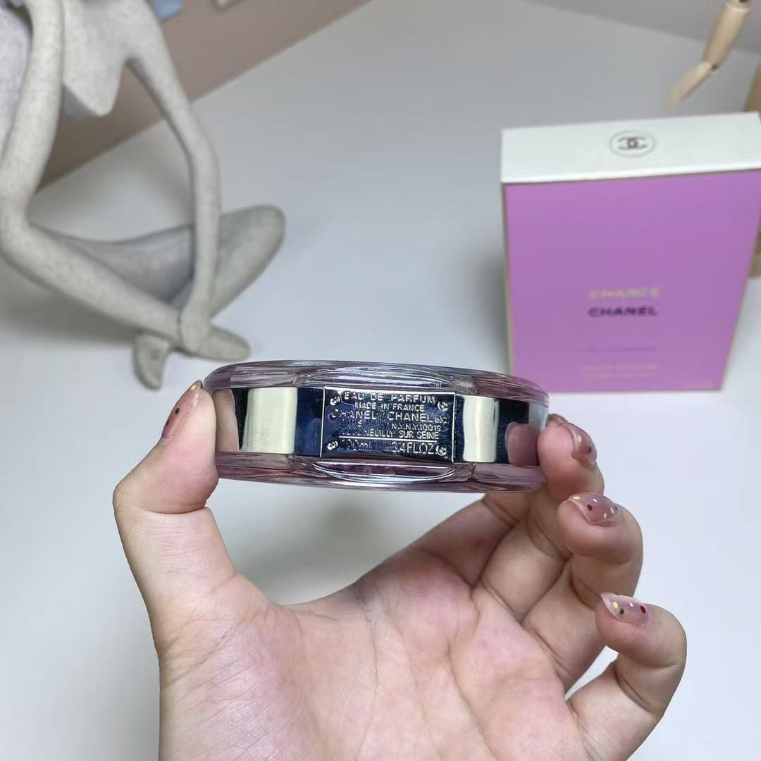 High-quality perfume factory, logo customization available